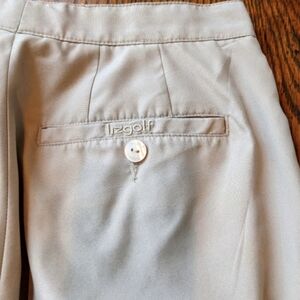 Liz Golf by Liz Claiborne Capri pants size 8, khaki tan, not just for golfers!